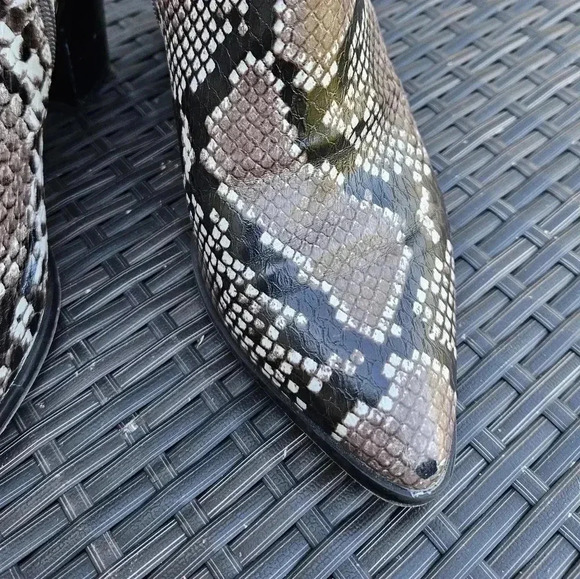 14h & Union Braxen Snake Embossed Block Heel Ankle Boots Women (sz 8.5M) - Picture 4 of 9